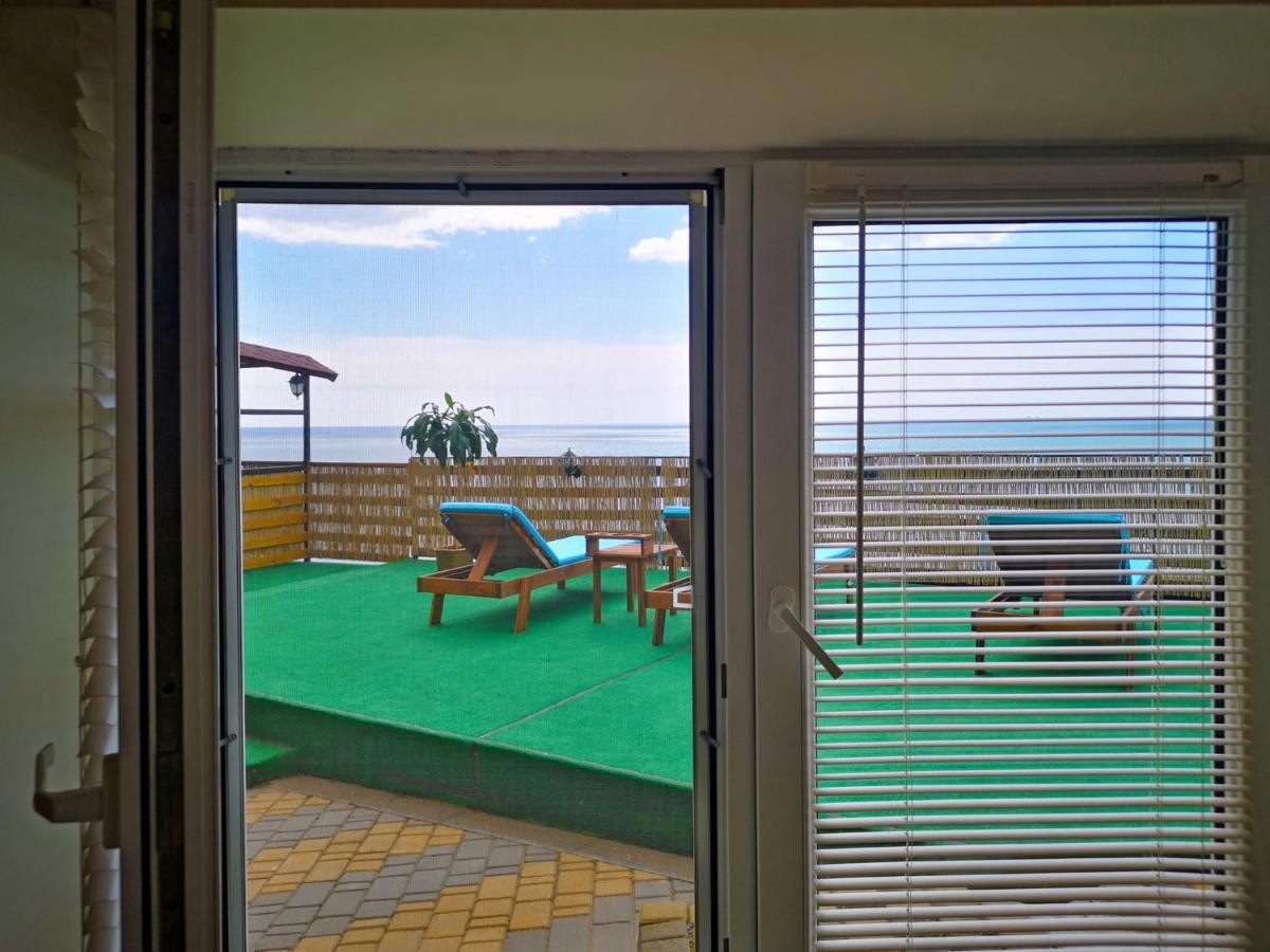 Sea View Apartments Odessa Dış mekan fotoğraf